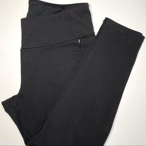 Calia by Carrie Underwood Black Mid-Rise Capri Leggings Size Large